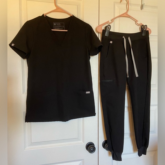 XS/XSP Black Jogger Figs Technical Collection Scrub Set - Picture 1 of 4